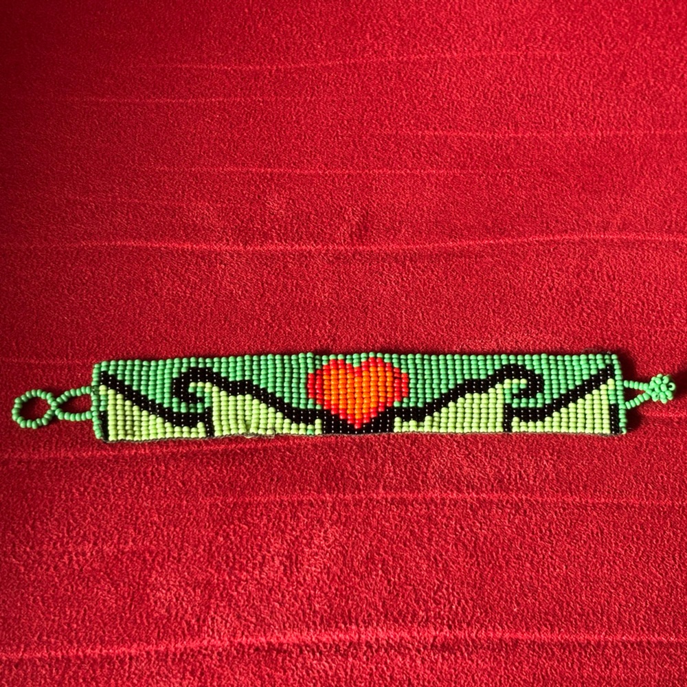Green and Red Beaded Bracelet with the Heart Design NWOT